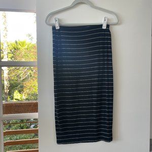 Old Navy Knit Midi Pencil Skirt in Black and‎ White Stripes, Size Small